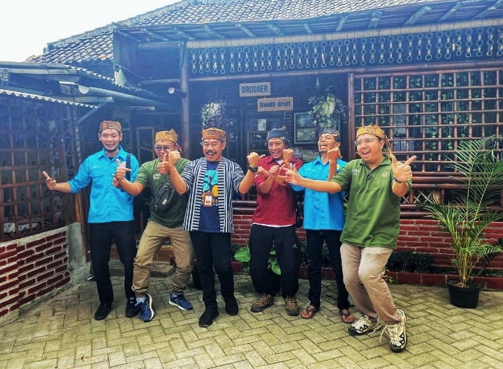 Visitasi ADWI di Dewi Anom, Tim Juri Disuguhi Petik Jeruk Hingga River Tubing