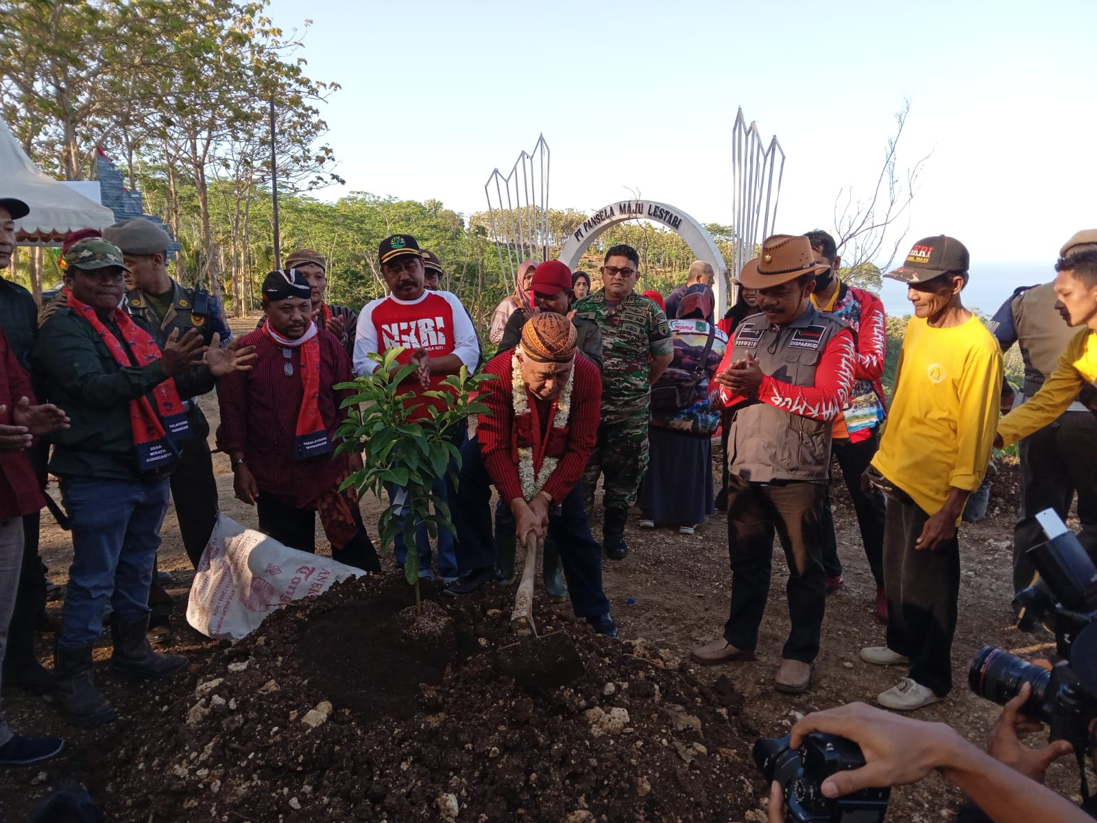 JAJAL KESIAPAN PAKET WISATA, BUPATI MALANG DAN ROMBONGAN FAMTRIP DI DESA WISATA SUMBEROTO