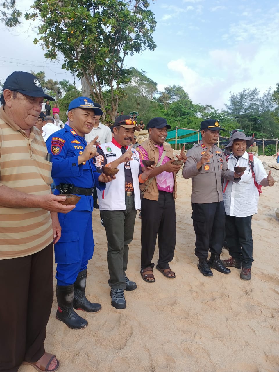 30 Tukik Kembali ke Laut: Harapan Baru dari Pantai Tanjung Penyu untuk Kelestarian Spesies Langka