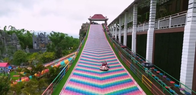 Florawisata San Terra, Taman Bunga Instagramable Lengkap dengan Wahana Seru untuk Semua Usia