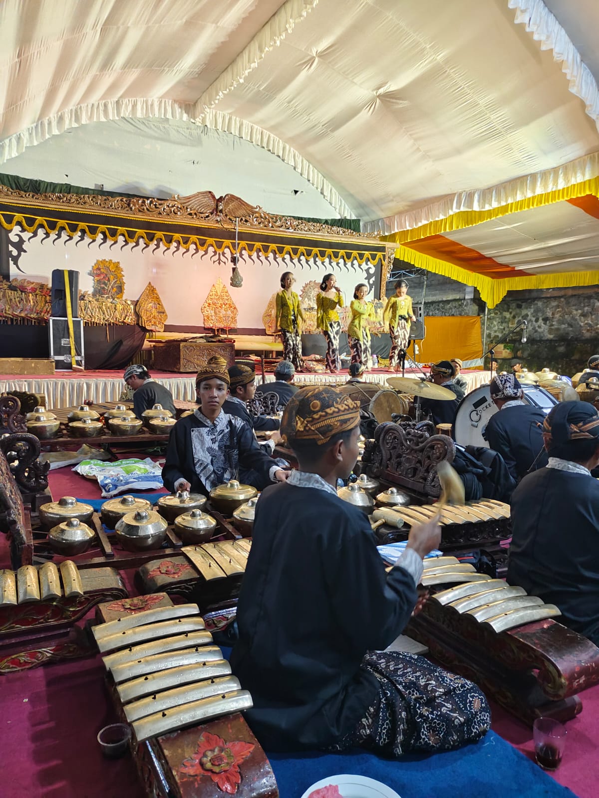 Pagelaran wayang kulit dalam rangka bersih Dusun Arjomulyo Desa bangelan kec. Wonosari 2025