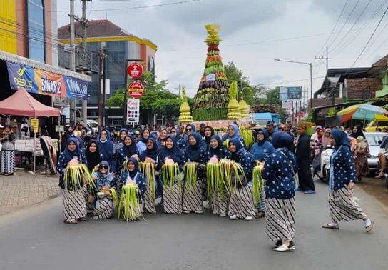 Kirab Budaya dalam rangka Memperingati  Haul Mbah Sogol dan Haul Kyai Ulama se-Jawa Timur