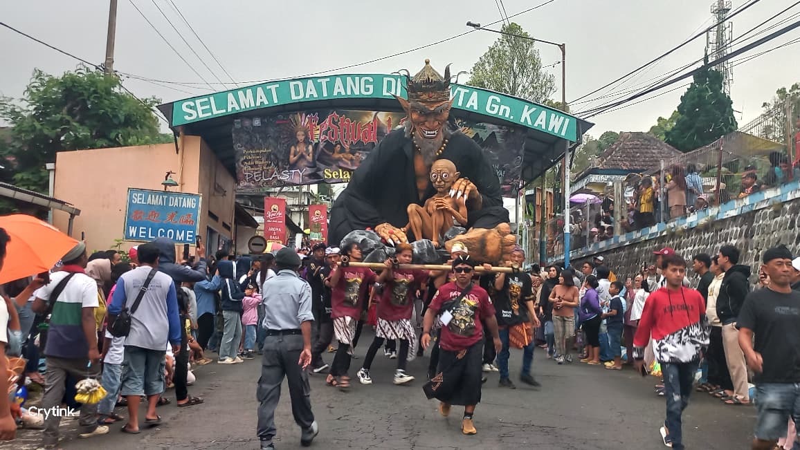 Puncak Acara Kirab Budaya Festival 1 Suro 1959 Desa Wonosari