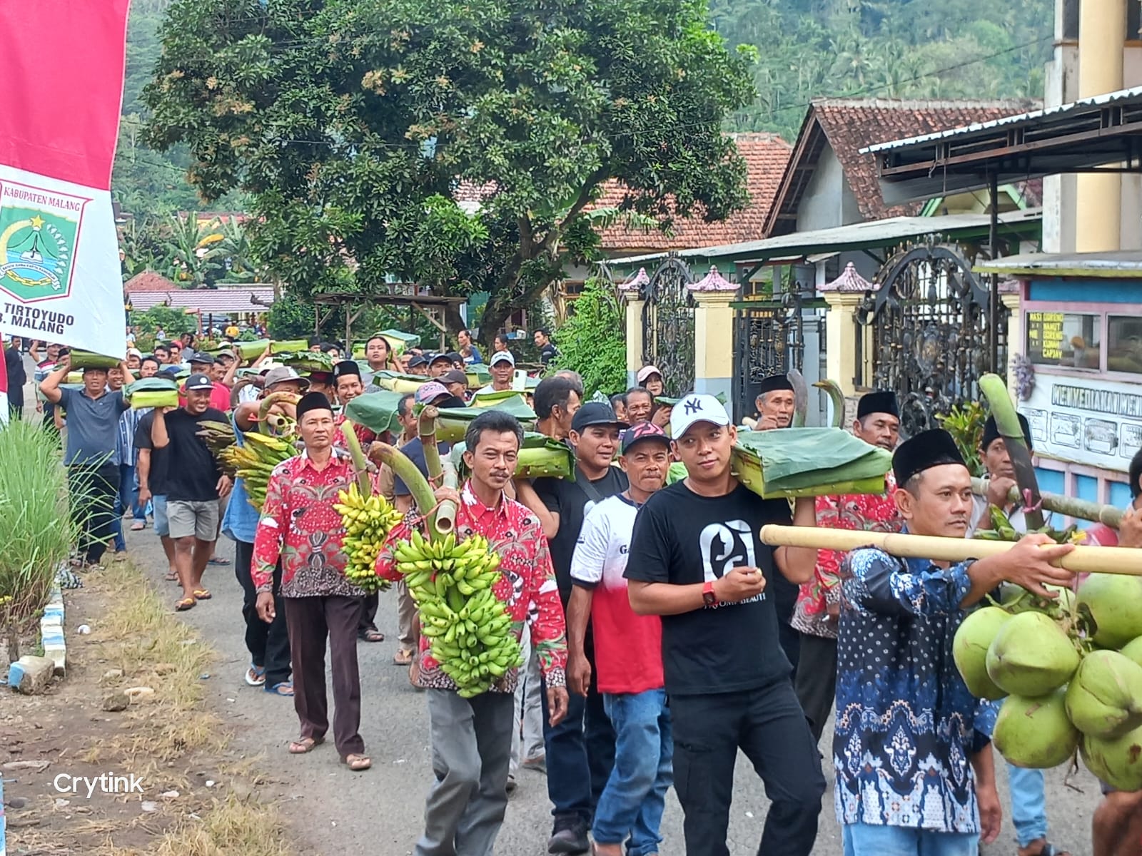 Puncak Acara Ritual Adat Tradisi Budaya Bersih Desa dan Petik Laut Desa Pujiharjo Kec. Tirtoyudo ke-93 Tahun 2025