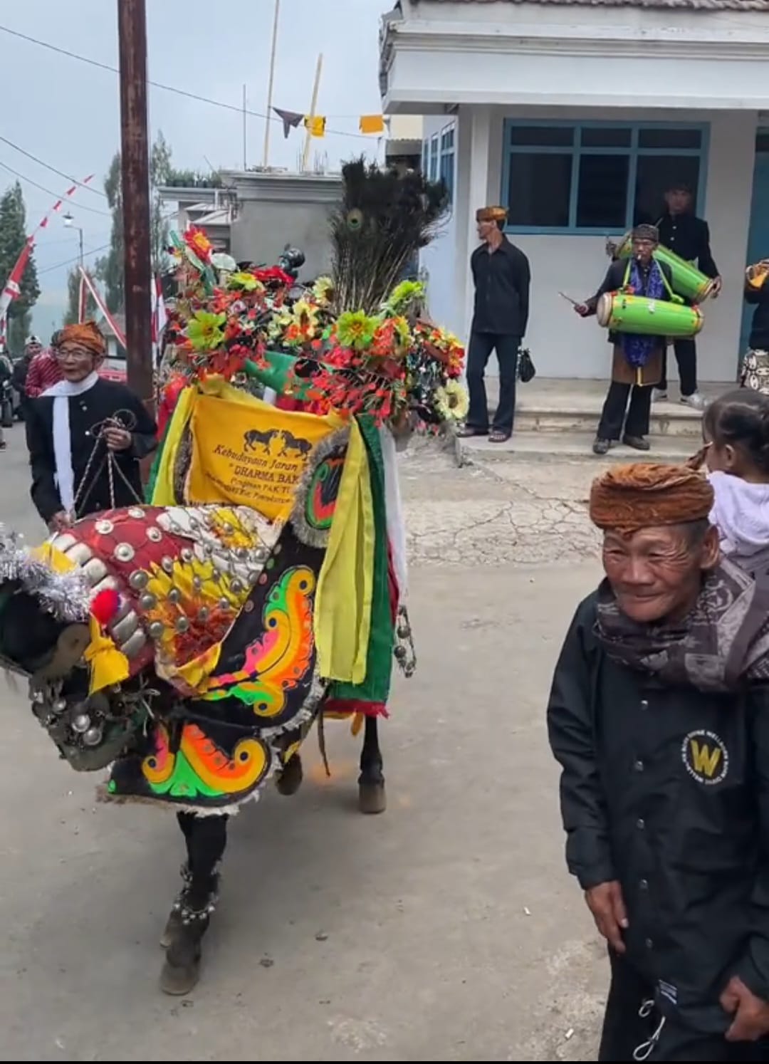 Toliq hd sifatli porno video