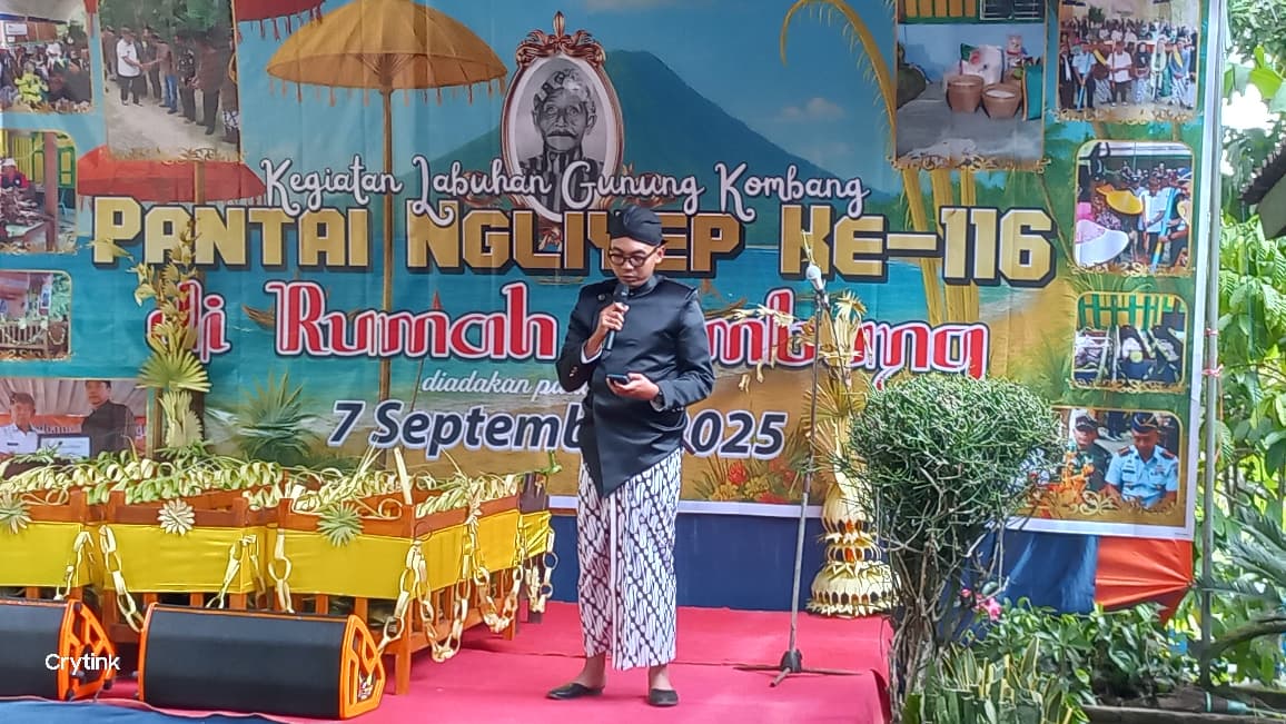 Tradisi Adat Ritual Labuhan Gunung Kumbang Pantai Ngliyep Desa Kedungsalam kecamatan  Donomulyo ke 116